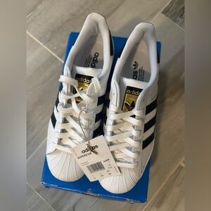 Adidas Superstar Sneakers Shoes FTWR
White Core Black EG4958 Men's Size 7 /W 8.5